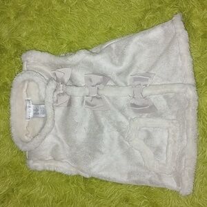 MAGGIE & ZOE Soft Cream Faux‎ Fur Toddler Girl Baby VEST Size: 4T Suede